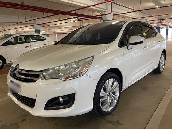 CITROËN C4 LOUNGE 1.6 TENDANCE 16V TURBO GASOLINA 4P AUTOMÁTICO CITROËN C4 LOUNGE 1.6 TENDANCE 16V TURBO GASOLINA 4P AUTOMÁTICO